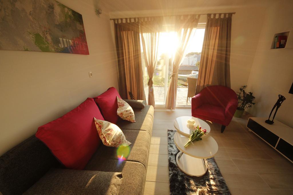 Apartment Golden Dreams Подстрана Екстер'єр фото